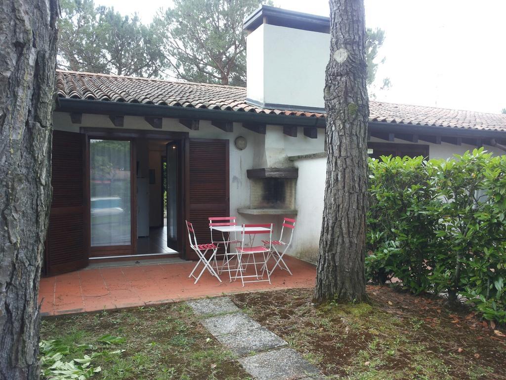 Villetta Corte Grande Villa Aprilia Marittima Bagian luar foto