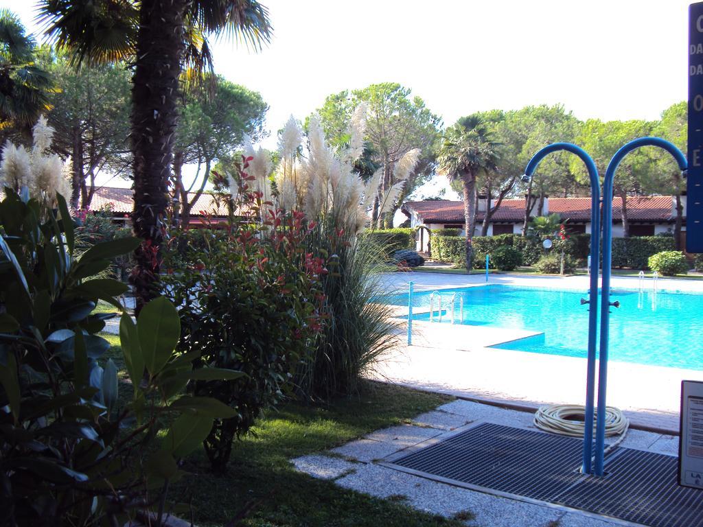 Villetta Corte Grande Villa Aprilia Marittima Bagian luar foto