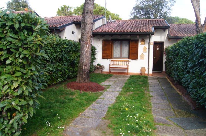 Villetta Corte Grande Villa Aprilia Marittima Bagian luar foto